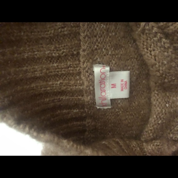 Comfy brown fuzzy warm sweater - Picture 5 of 5